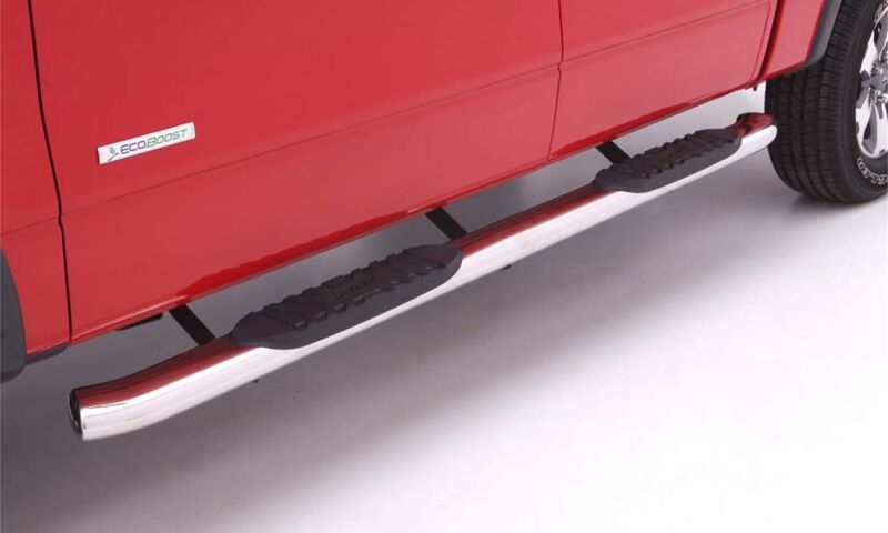 LUND 5 In Curved Oval Nerf Bars On Vehicle